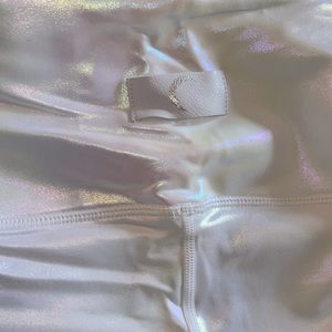 ZYIA Active White Iridescent Ankle Length Leggings 6-8